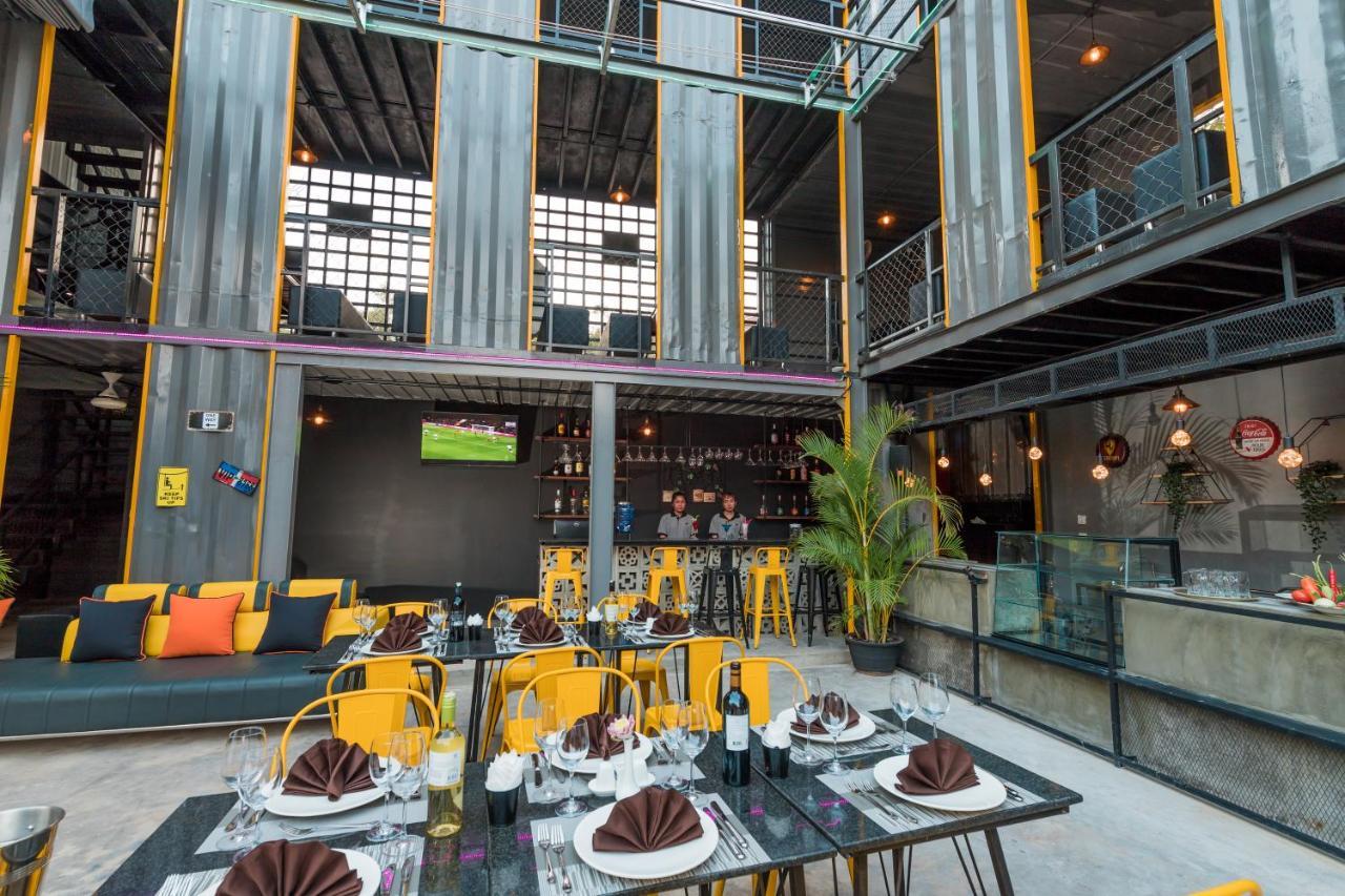 White Rabbit Hostel Сием Рип Экстерьер фото