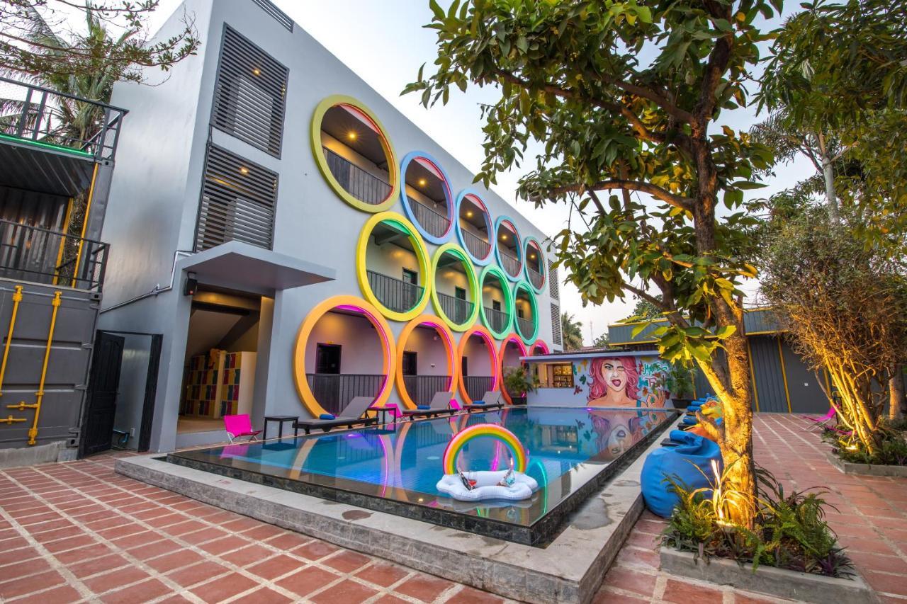 White Rabbit Hostel Сием Рип Экстерьер фото