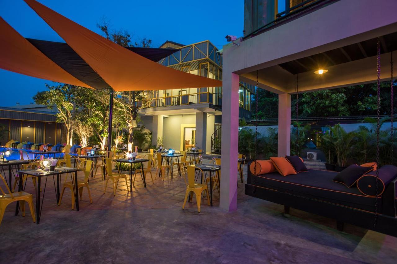 White Rabbit Hostel Сием Рип Экстерьер фото
