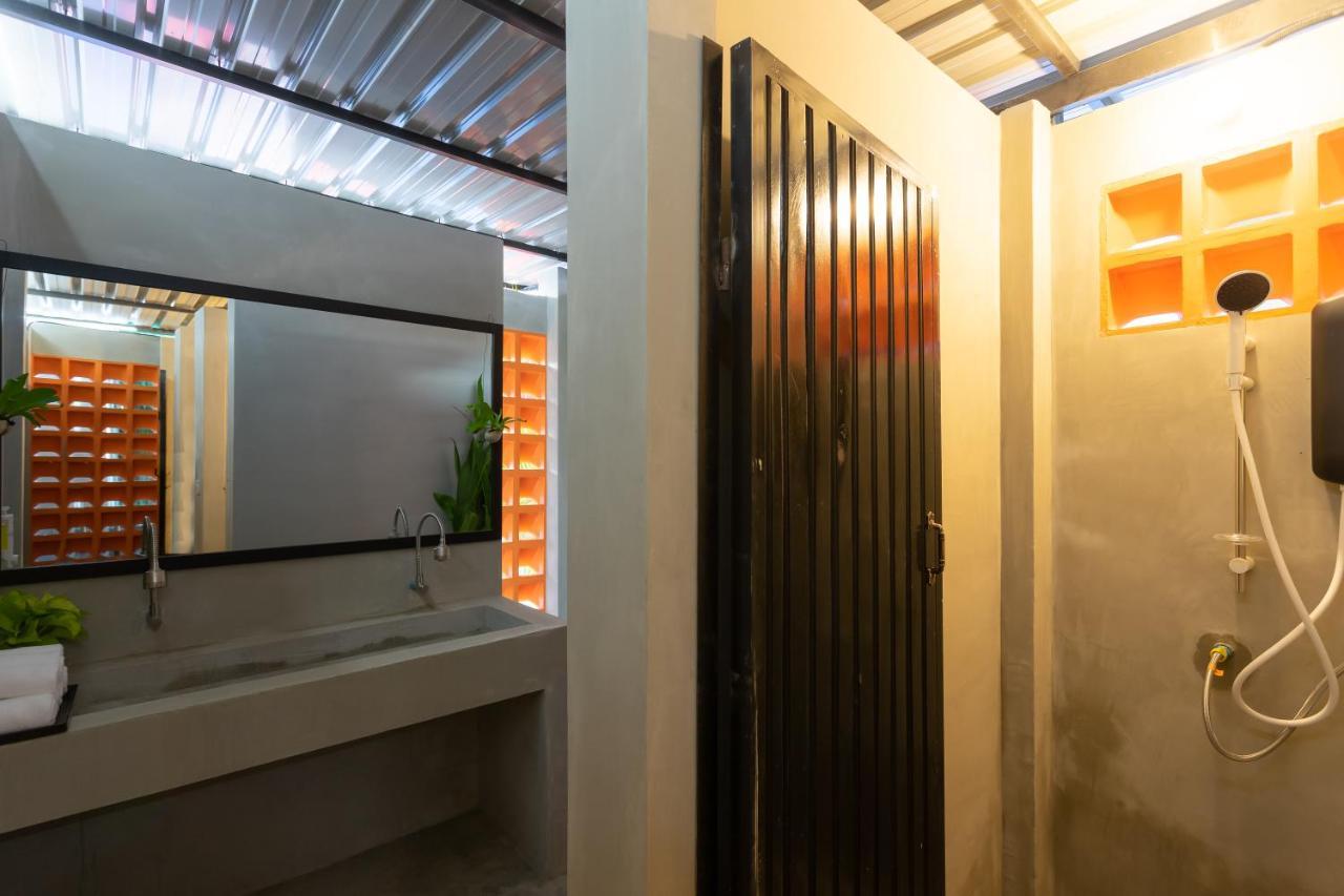 White Rabbit Hostel Сием Рип Экстерьер фото